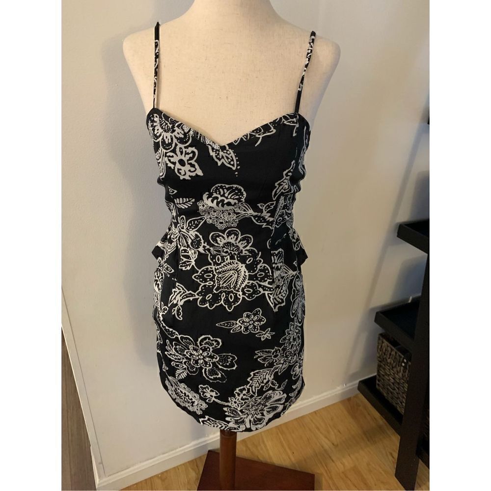 American Eagle size 2 black, and white dress